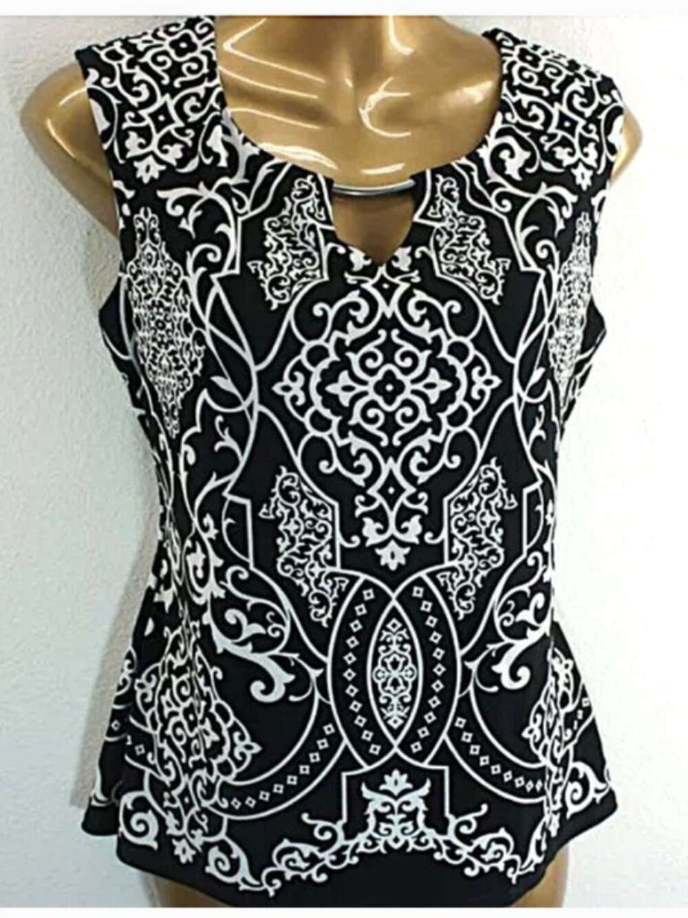 NWTS White House Black Market St Tropez Top size M NWT